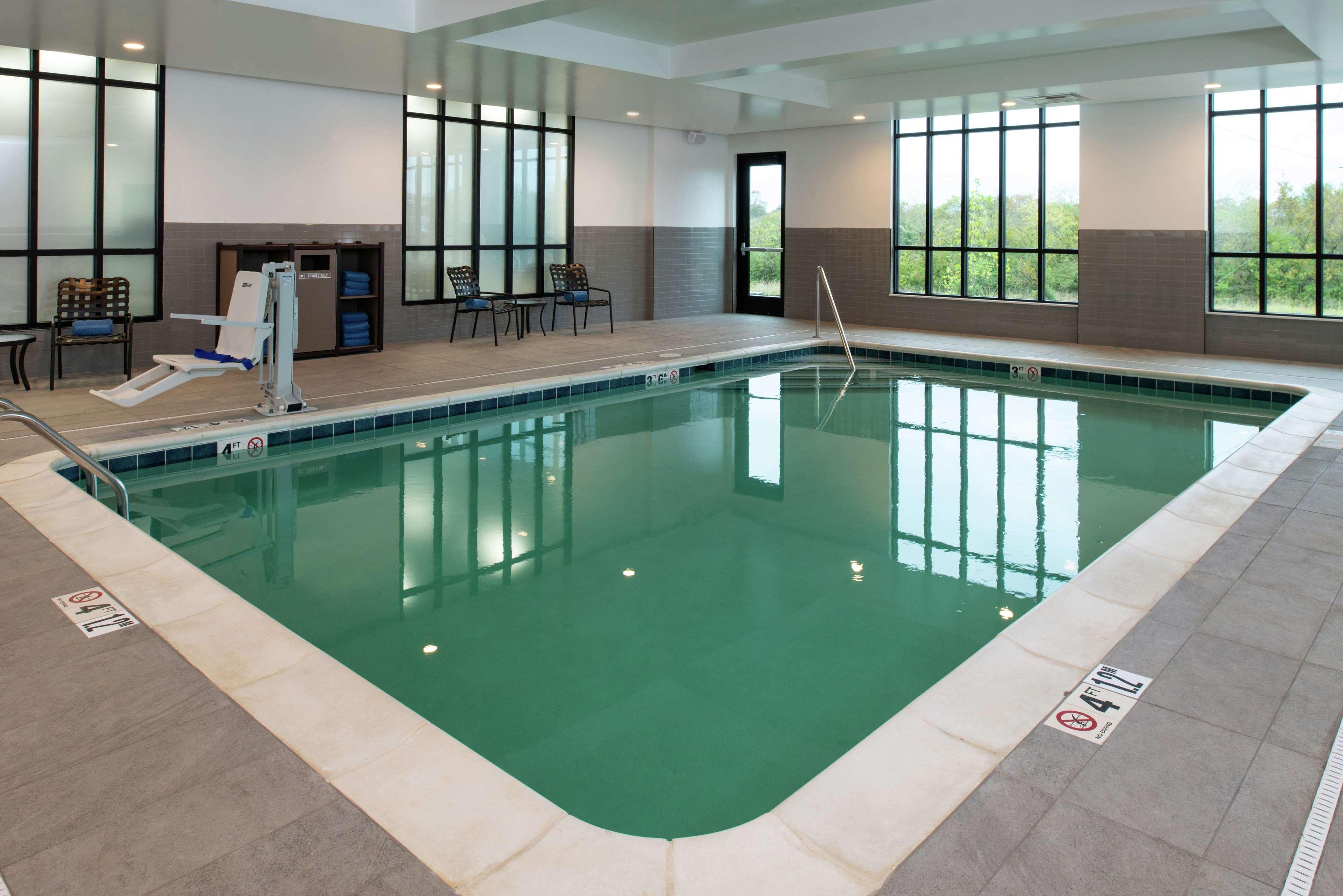 Hilton Garden Inn Галлатин Экстерьер фото