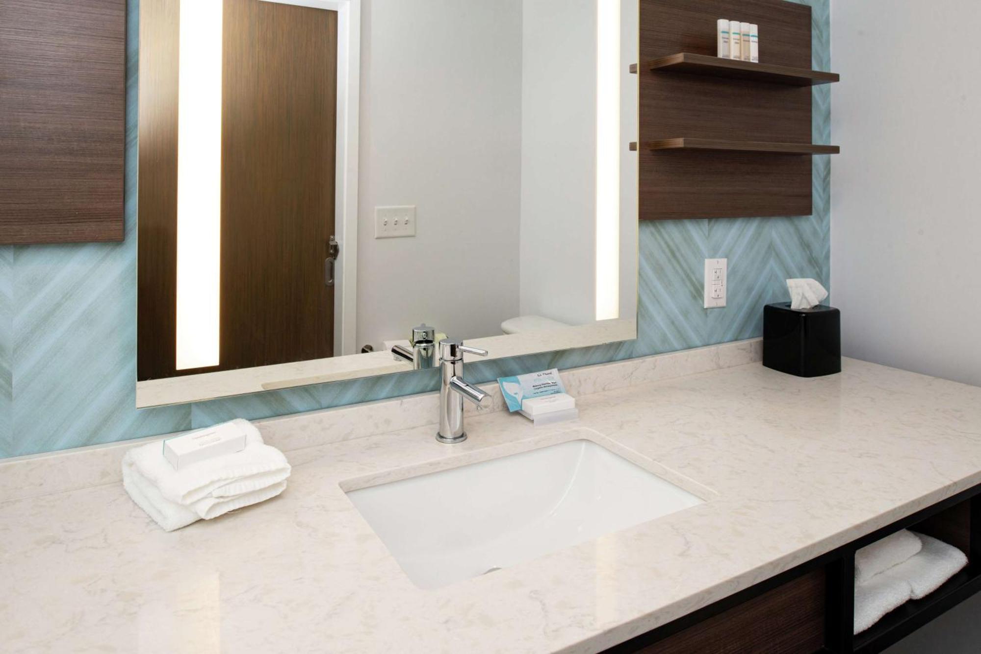 Hilton Garden Inn Галлатин Экстерьер фото