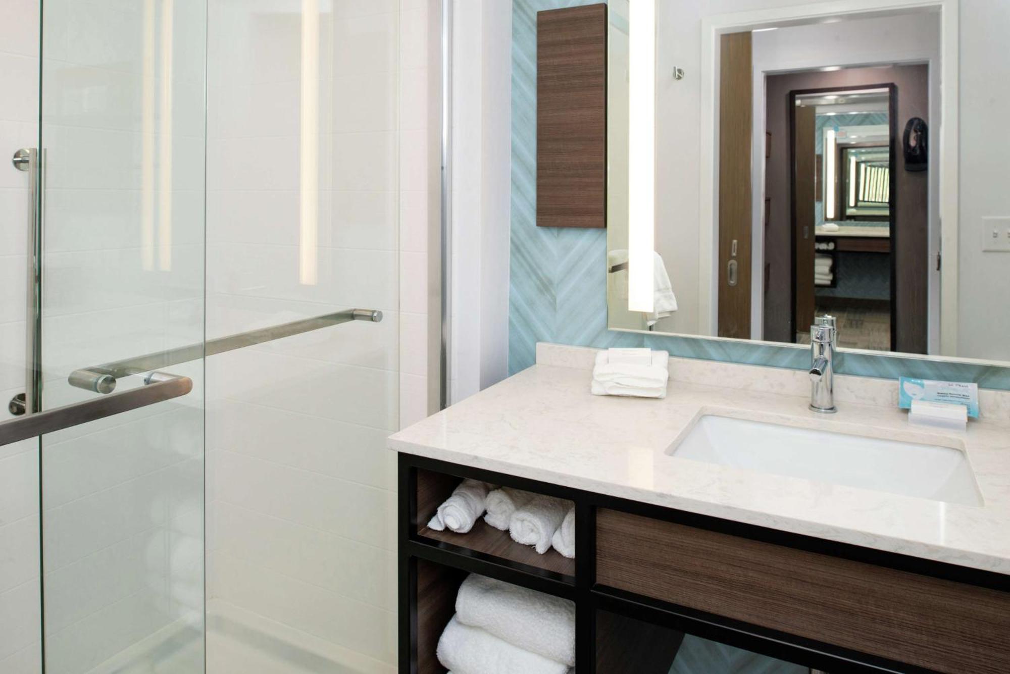 Hilton Garden Inn Галлатин Экстерьер фото